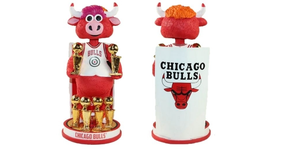 Chicago, USA. 19 December 2016. Bulls mascot, Benny the Bull