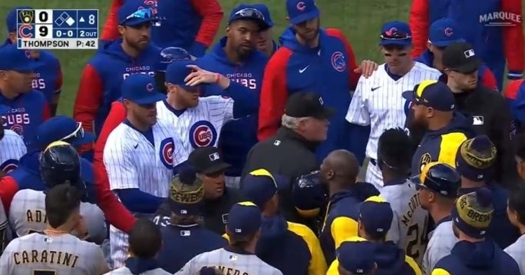 Benches clear in Brewers-Cubs game at Wrigley