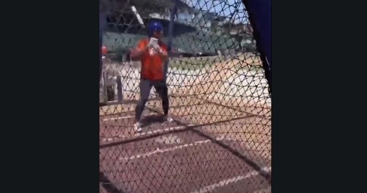 WATCH: Bears' Justin Fields, Cole Kmet blast home runs at Wrigley