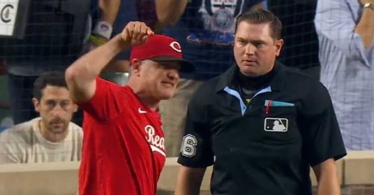 David Ross, David Bell among ejections in Cubs-Reds Game 2