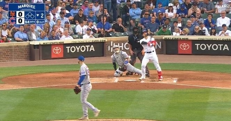 Fan connects with Seiya Suzuki after new Cub blasts HR