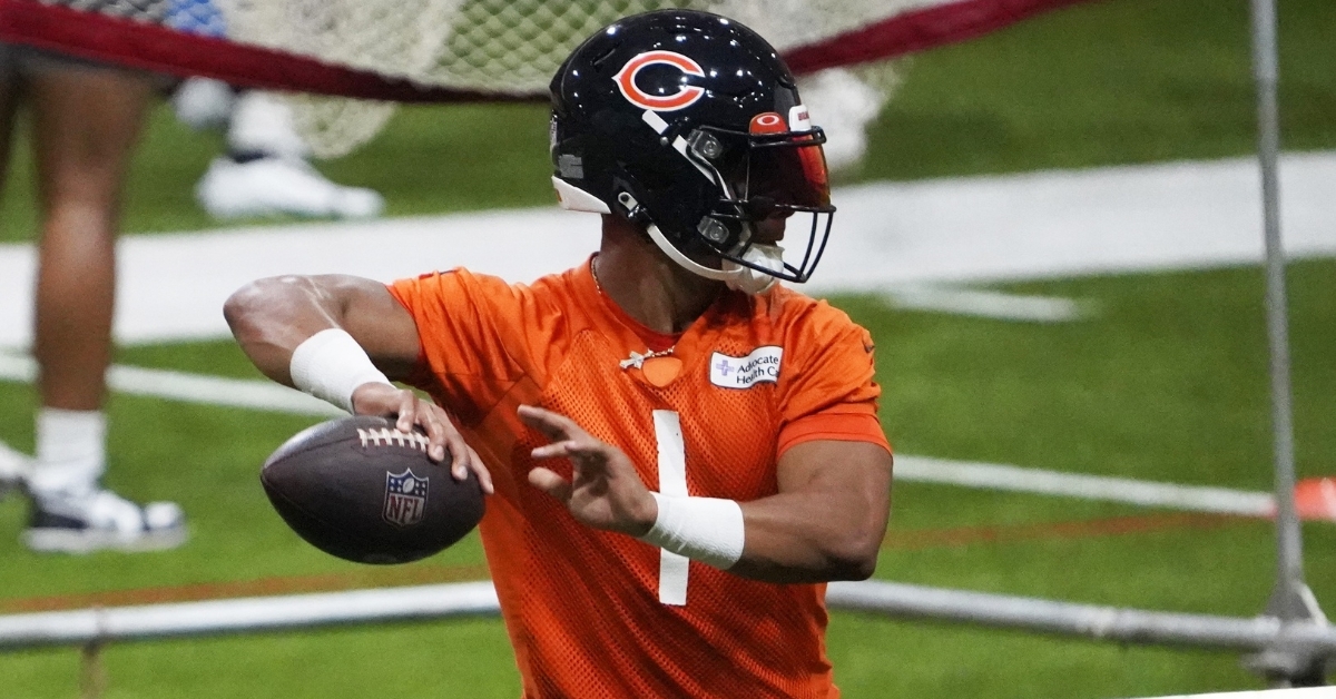 Justin Fields already building chemistry with new Bears WR DJ